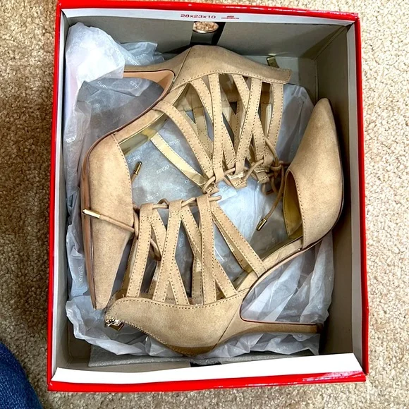 Guess shoes, Size 6 US. Color Nude. - Picture 5 of 5